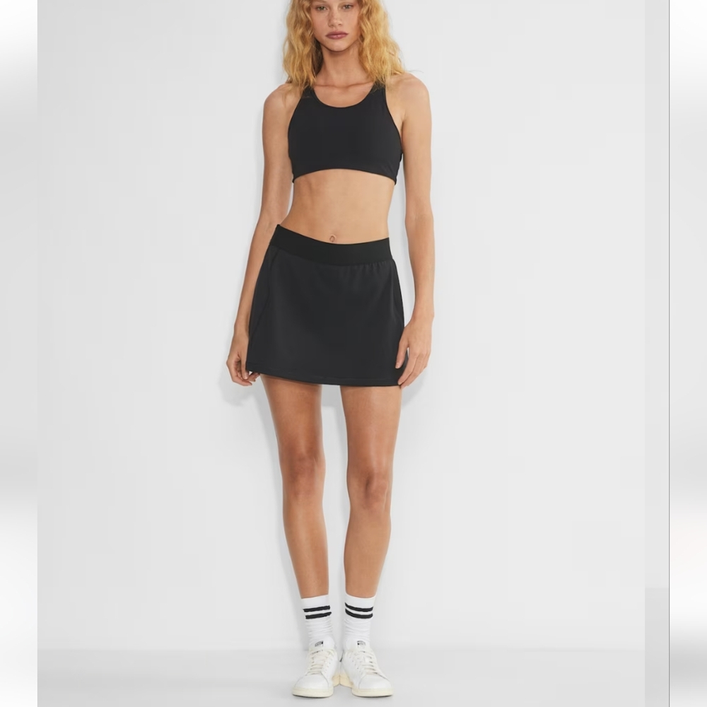 Aritzia TNA Tennis Court Micro Skort